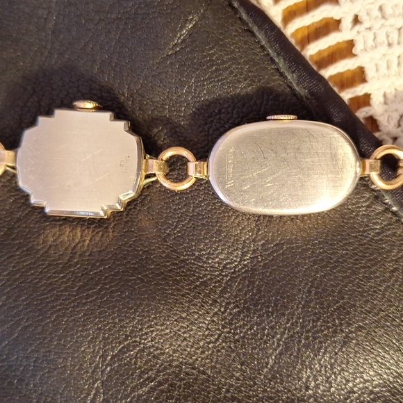 Elegant vintage timepiece watches recreated into a whimsical bracelet. - Picture 7 of 10